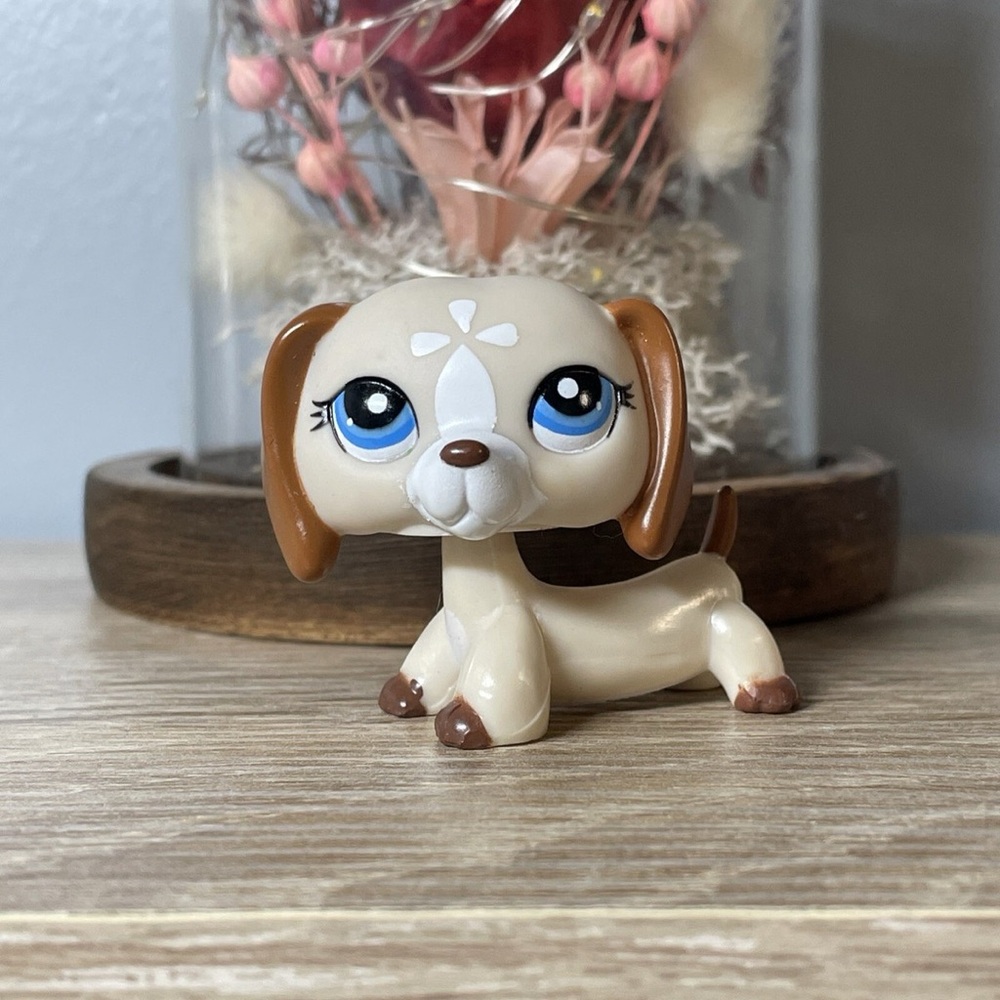 Littlest Pet Shop Tan and Brown Puppy with Blue Eyes